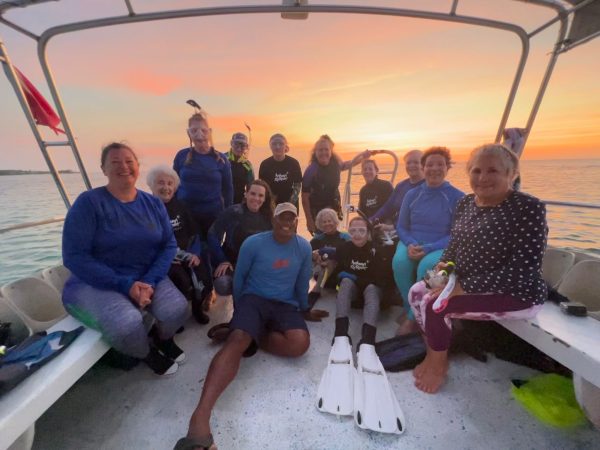 Night snorkeling on Green Edventures Women's SCUBA & Snorkeling Eco Tour Roatan Honduras