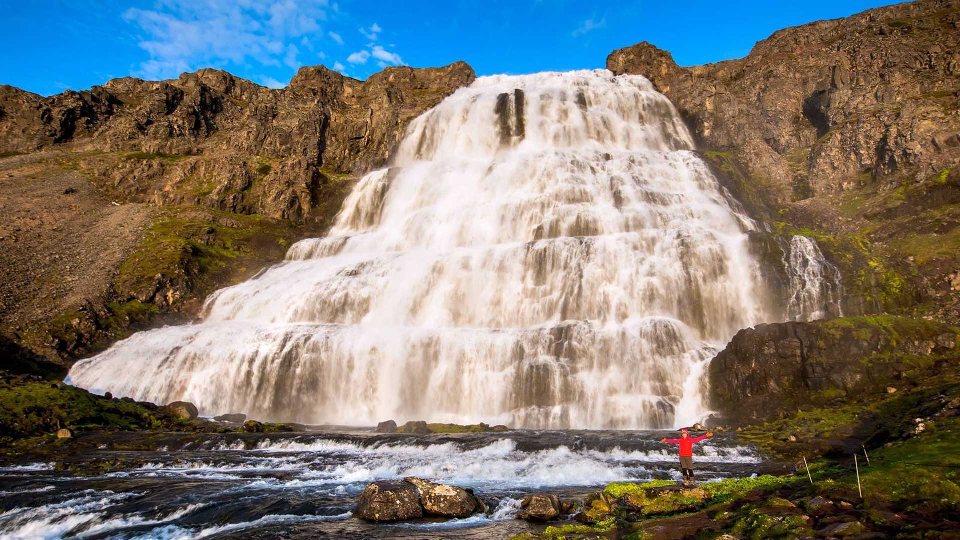 Iceland-Waterfall-Knitting-Tour