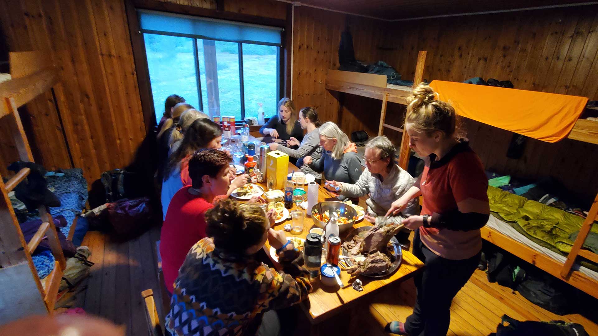 Iceland-Mountain-hut-dinner