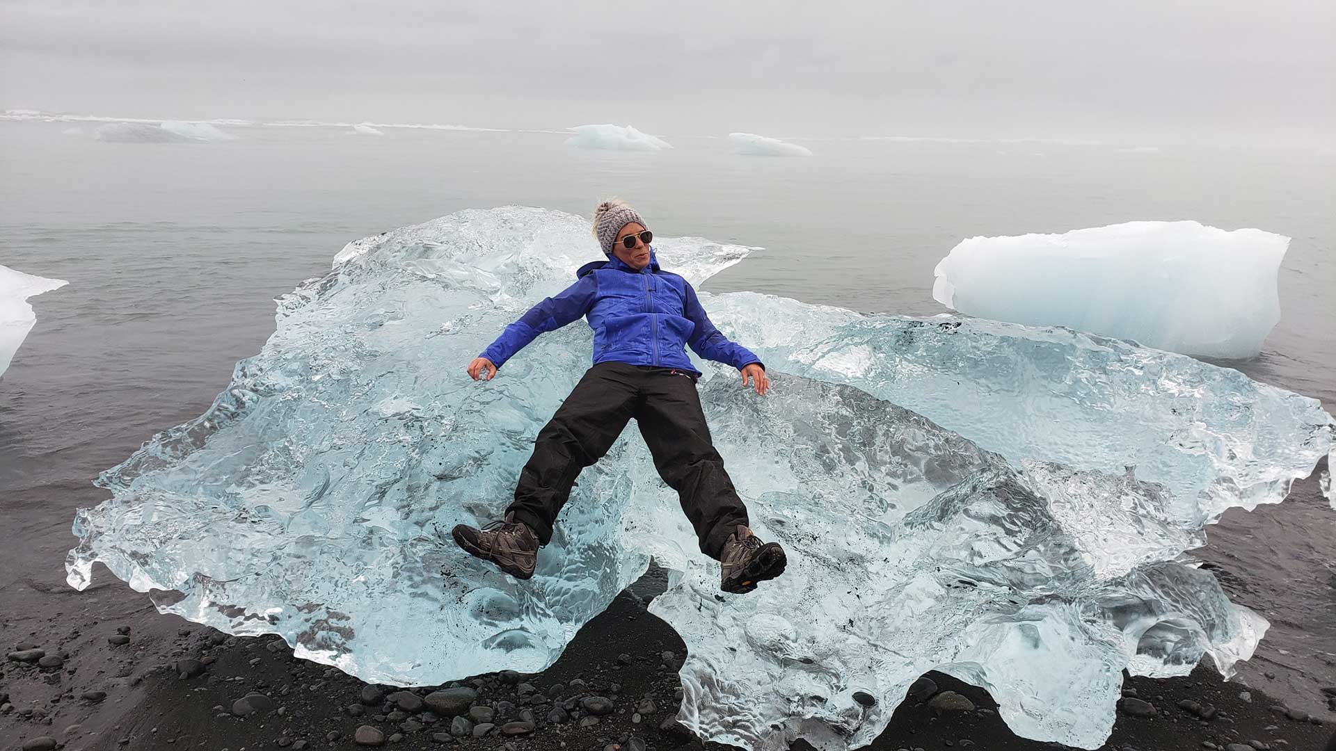 Iceland-diamond-beach-chillin