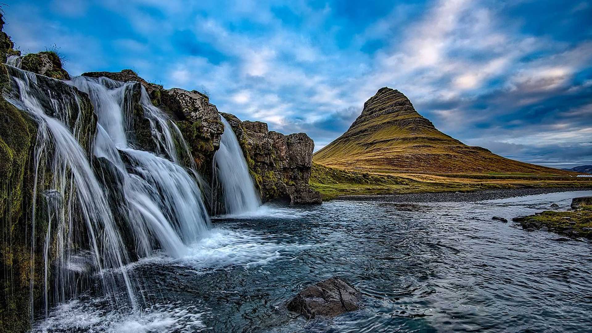 Iceland-waterfall-beauty