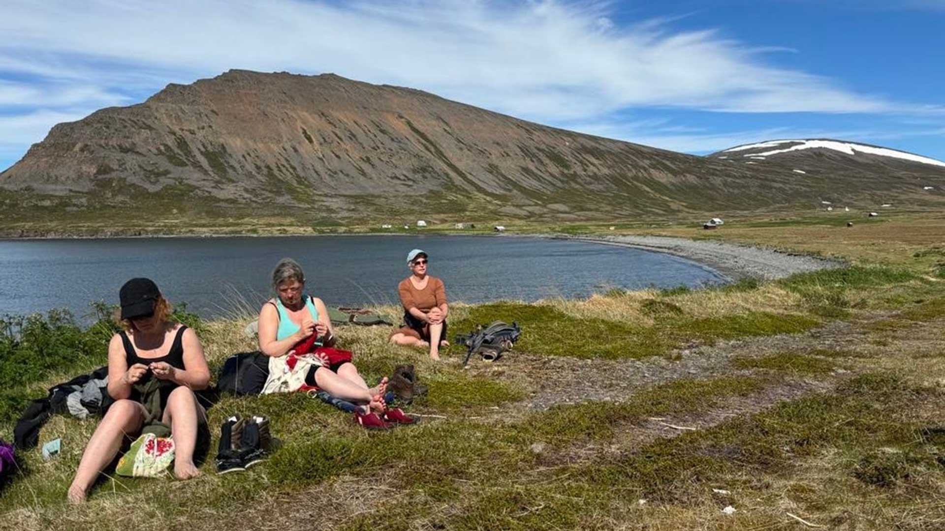 Iceland-women-lopapeysa-knitting-outside